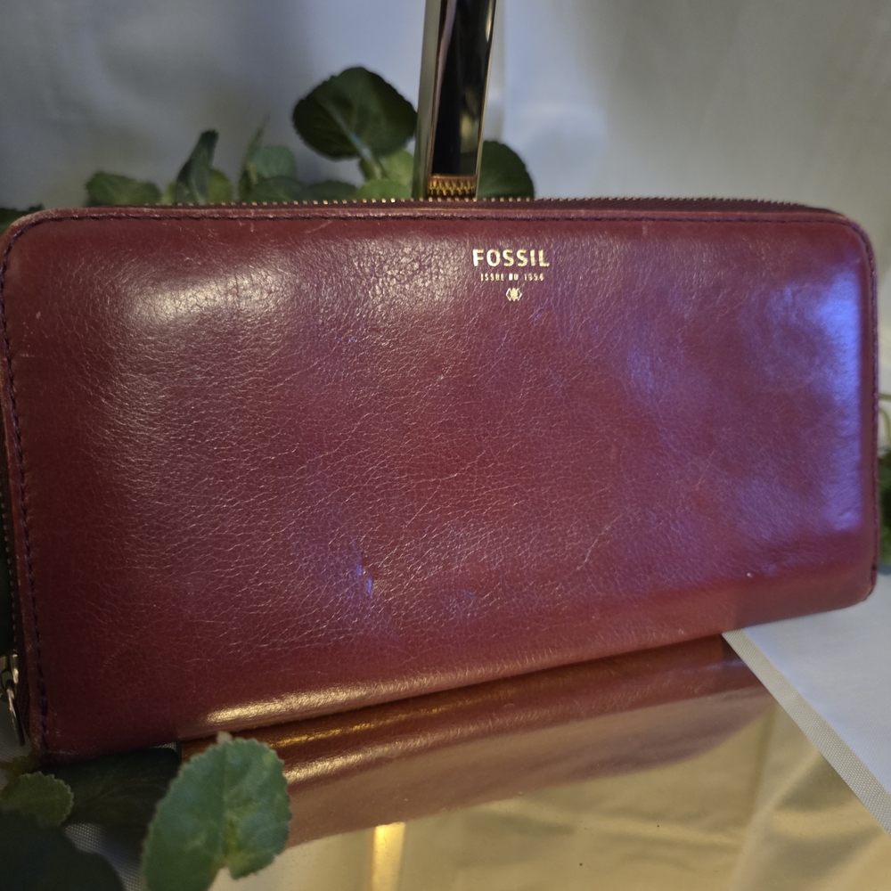 Fossil Wine Red Leather Zip Around Wallet Issue No 1954 Burgundy Continental Wal - Picture 3 of 9
